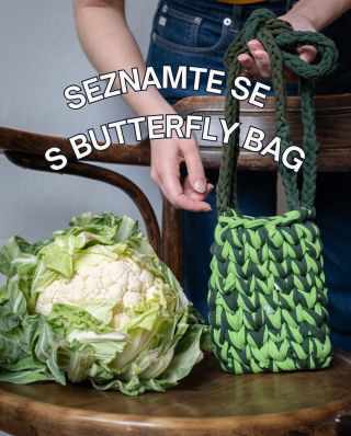 Představuju vám Butterfly bag🦋 Trvala jsem vytvořit 4 hodiny. Jasem ze 100% upcyklovaných triček. Mám dvě poutka díky...